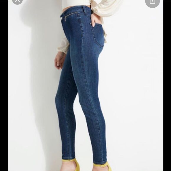 NWOT Guess 1981 Skinny Jeans - Picture 4 of 16